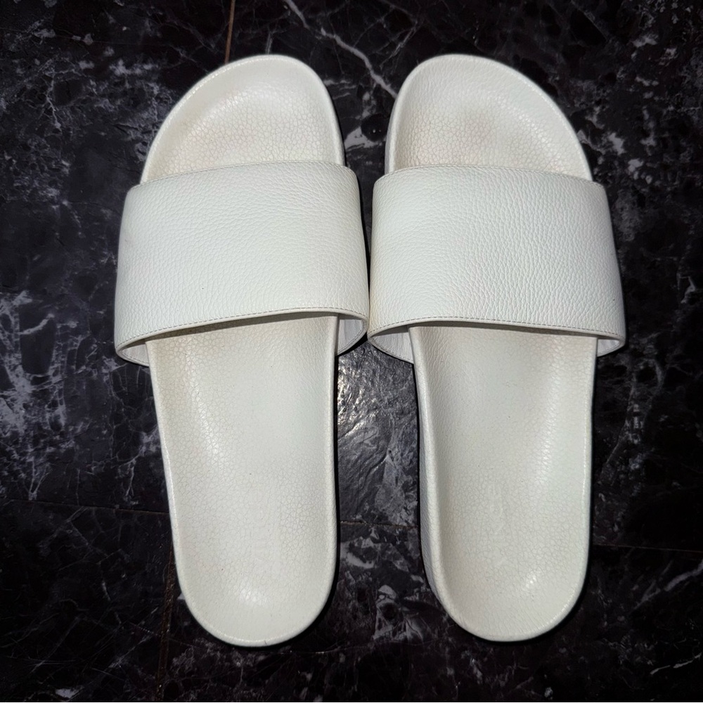 Vince off white Slide Sandals. Used. Size: Us 8.5 / Eur 38.5